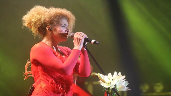 Vanessa da Mata empolga o público na festa de 208 anos de Maricá