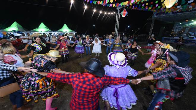 Quadrilha da Mió Idade – Alunos da Casa da Terceira Idade se apresentam no Arraiá de Maricá