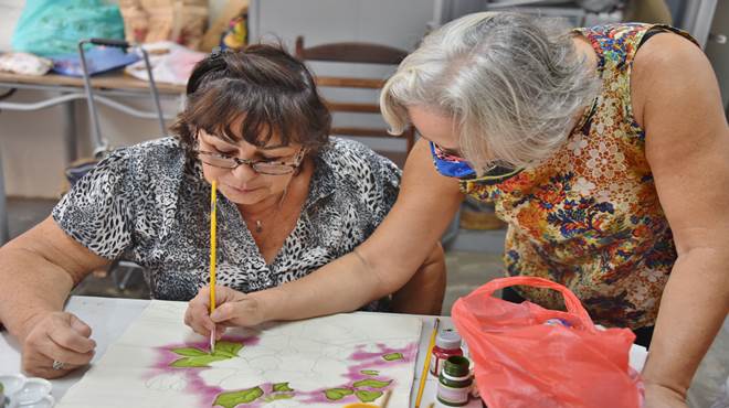 Feira de artesanato na Casa da Terceira Idade de Itaipuaçu