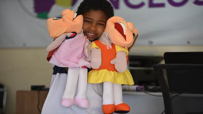 Políticas Inclusivas oferece oficina de arte para crianças