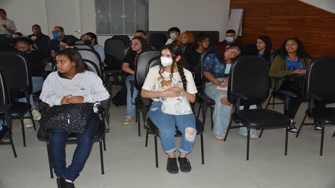 Alunos da 5ª edição do Prêmio Novos Pesquisadores recebem orientação pedagógica