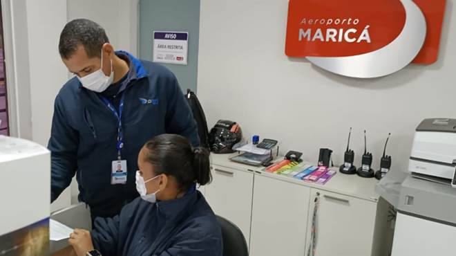 Anvisa aprova o fim da obrigatoriedade do uso de máscaras de proteção facial em voos e aeroportos