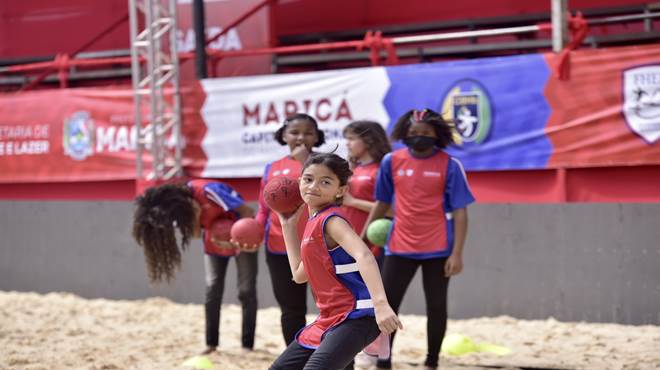 Clínica de handebol de areia