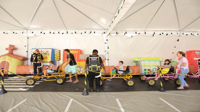 Ação no Centro busca conscientização e educação no trânsito