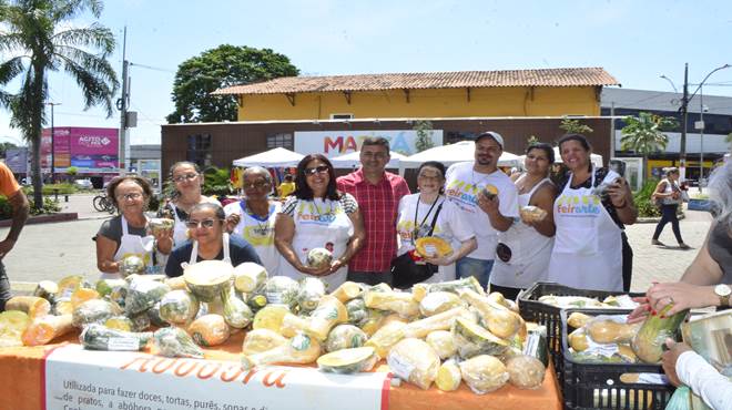 Agricultura distribui duas toneladas de abóbora à população em Inoã e no Centro