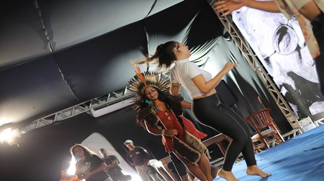 Último dia da sétima Festa Literária de Maricá é marcado por homenagens a Darcy Ribeiro