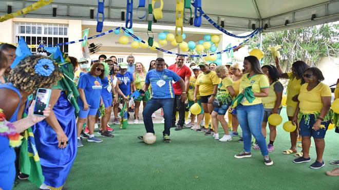Gincana com tema da Copa do Mundo agita Casa da Terceira Idade do Centro
