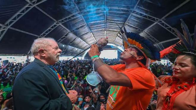 Lula desembarca no Egito para participar da COP-27