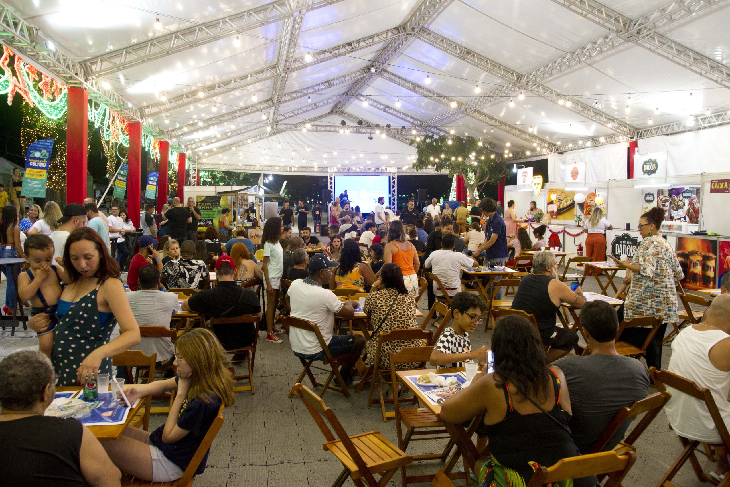 Espaço Gourmet recebe público com música e gastronomia nesta sexta (30/12)