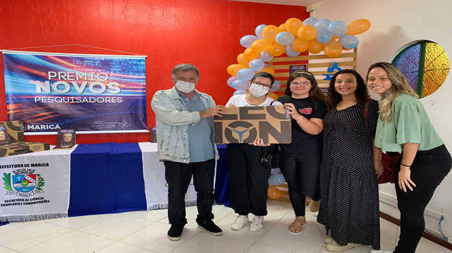 Prefeitura entrega notebooks e certificados aos vencedores do 5º Prêmio Novos Pesquisadores