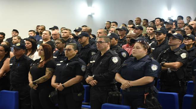 Fabiano Horta anuncia reajuste de 100% no adicional de periculosidade da Guarda Municipal de Maricá