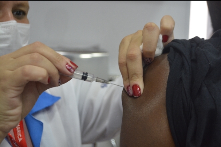 Campanha de vacinação bivalente contra a Covid-19 para os grupos prioritários