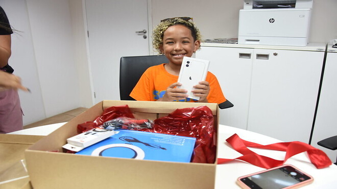 Prefeitura premia vencedor de concurso de influenciador digital na Flim