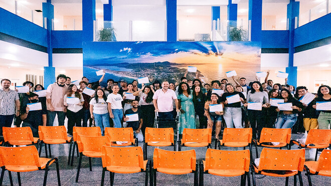 Maricá entrega certificados a alunos do Pré-Enem