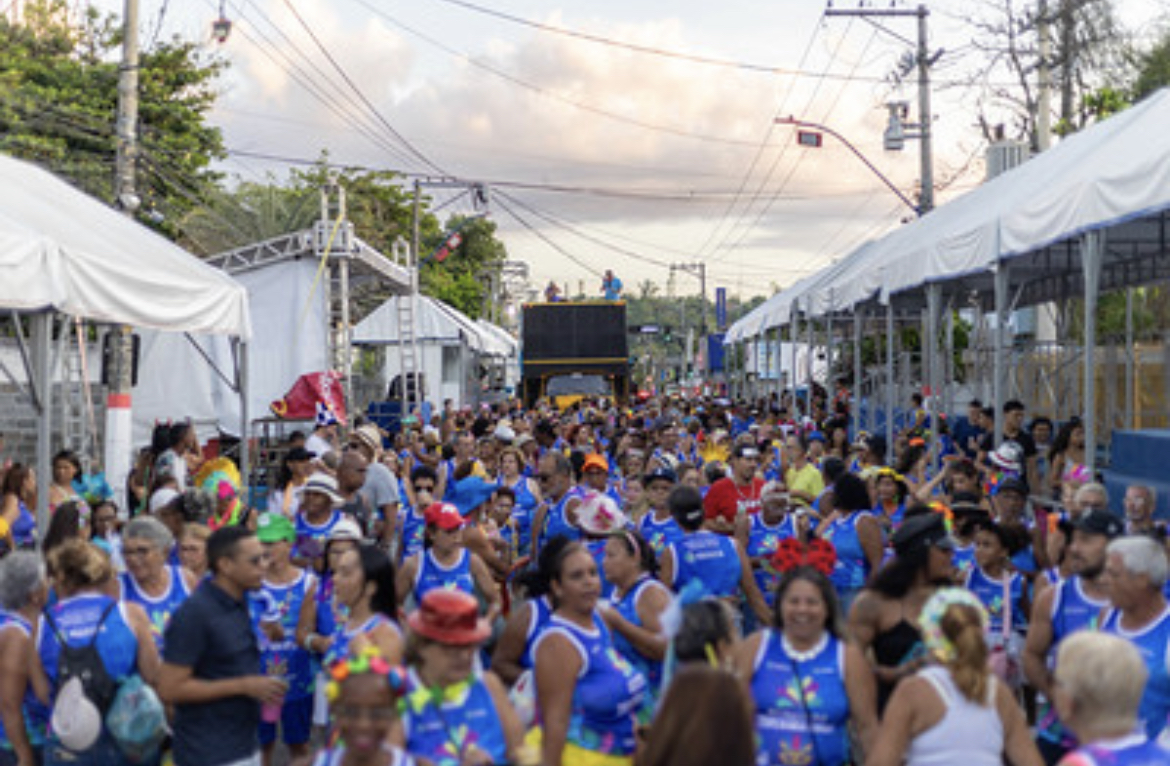 Maricarnaval 2024: quatro blocos agitam o primeiro dia