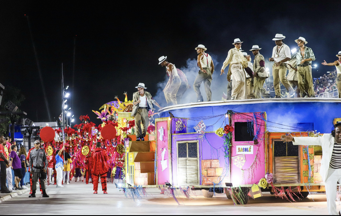 União de Maricá é destaque na estreia na Marquês de Sapucaí