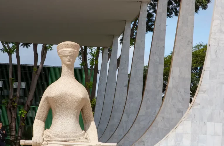 Gilmar Mendes vota por ampliar alcance de foro privilegiado no STF