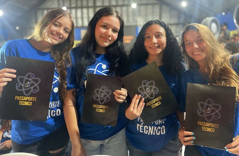 Maricá entrega 1.000 certificados aos alunos do Passaporte Técnico