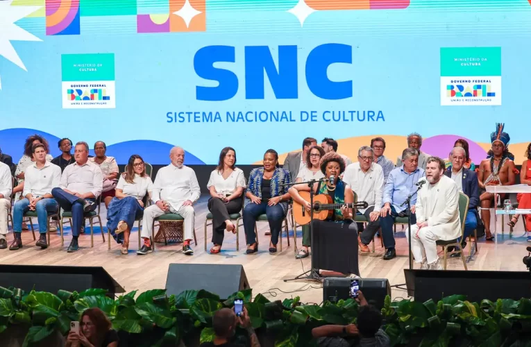 Lula sanciona o “SUS da Cultura”, que define a gestão do setor no país