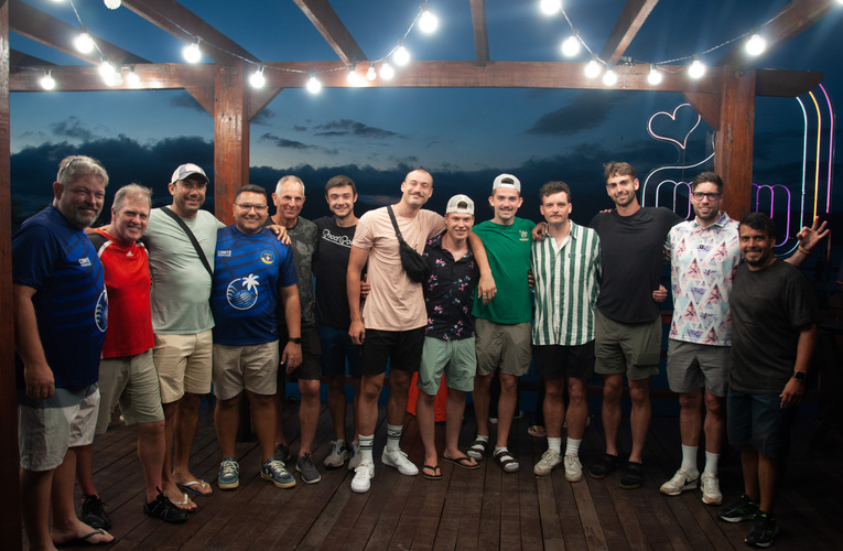 Seleção do Canadá de handebol de praia encerra período de treinamento em Maricá