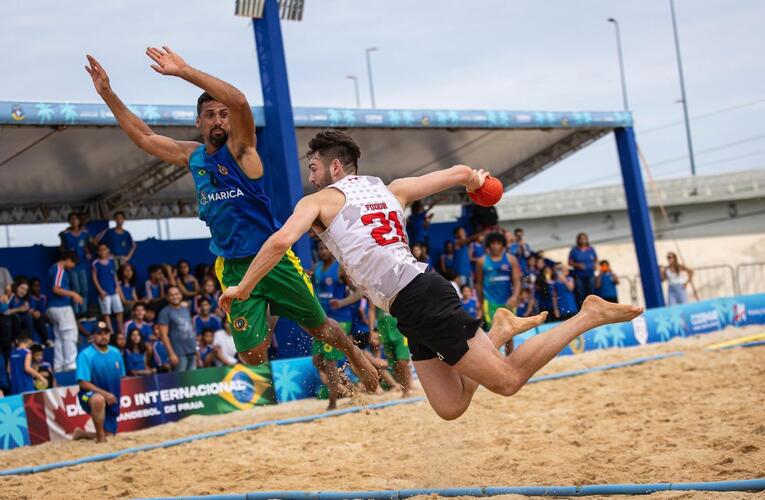 Seleção do Canadá de handebol de praia escolhe Maricá para realizar semana de treinamento