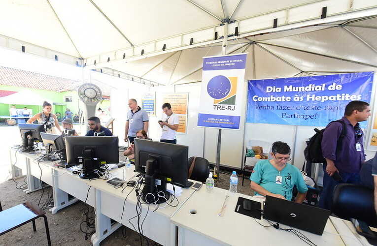 Com apoio da Prefeitura de Maricá, o Tribunal Regional Federal (TRF2) iniciou nesta segunda-feira (06/05) a campanha “Vem pra Biometria” no Esporte Clube Maricá, ao lado da Praça Orlando de Barros Pimentel, no Centro.