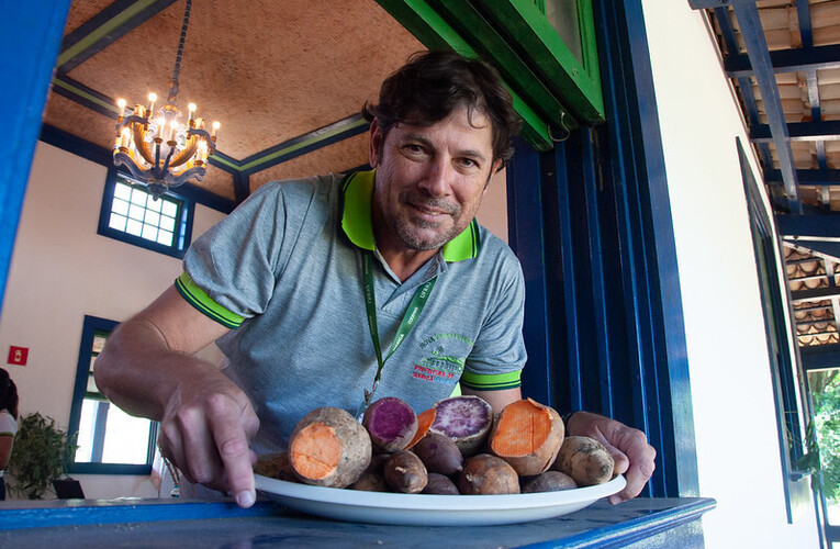 Produtores rurais e chefes de cozinha se reúnem para fortalecer a economia do campo e da cidade