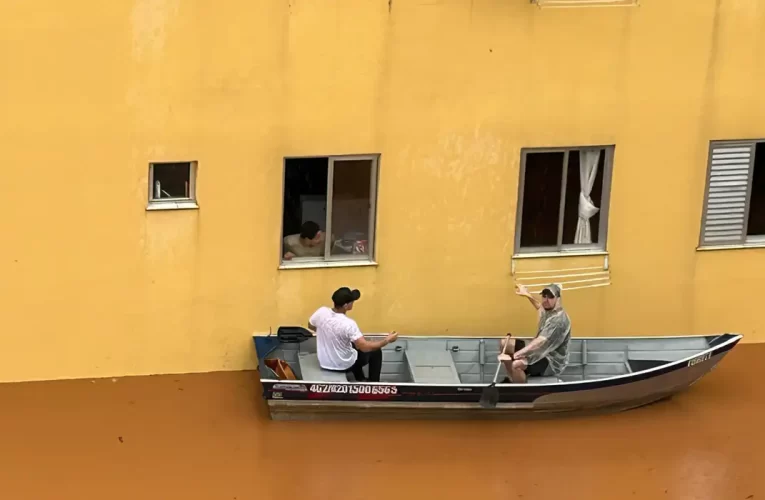 Morador de Canoas descreve fuga de alagamentos e diz que vive pesadelo