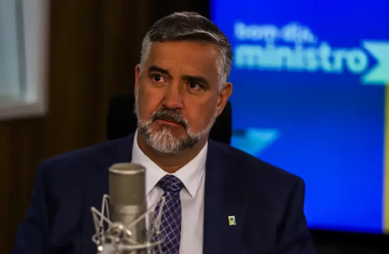 “Maior catástrofe meteorológica da história do RS”, diz ministro