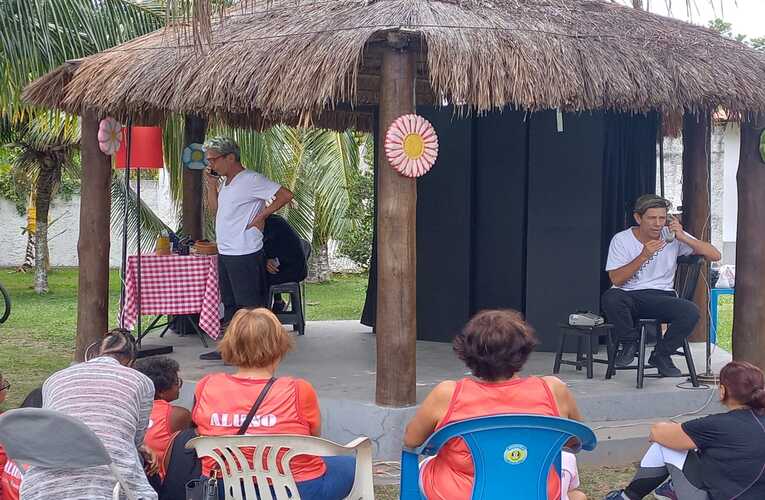 Casa da Terceira Idade de Bambuí recebe espetáculo teatral