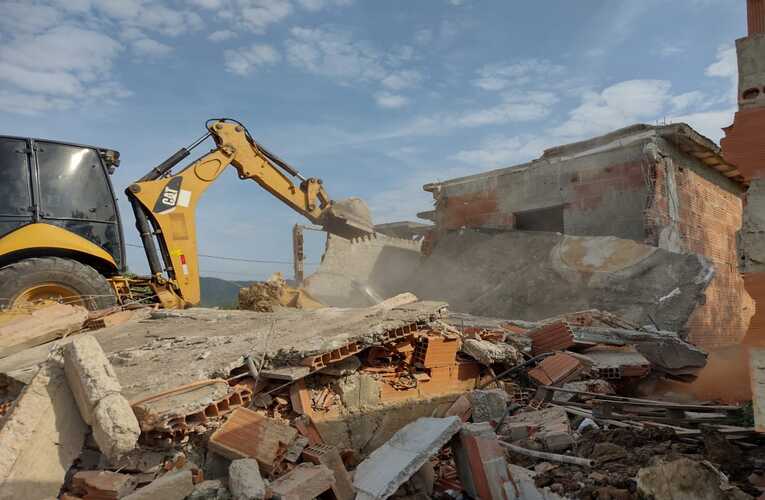 Gated retira mais dois imóveis irregulares da região do Taboal