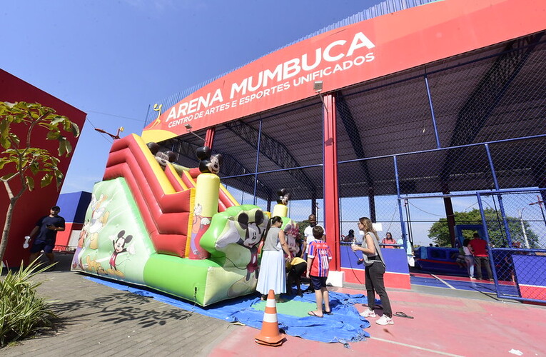Caravana do CRPI leva diversão para crianças no CEU