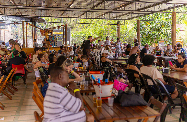 Giro Cultural de Artes Visuais foi a novidade do Espraiado de Portas Abertas