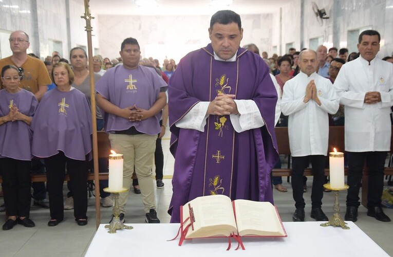 Missa Especial de Finados é Realizada no Campo Santo Cônego Batalha