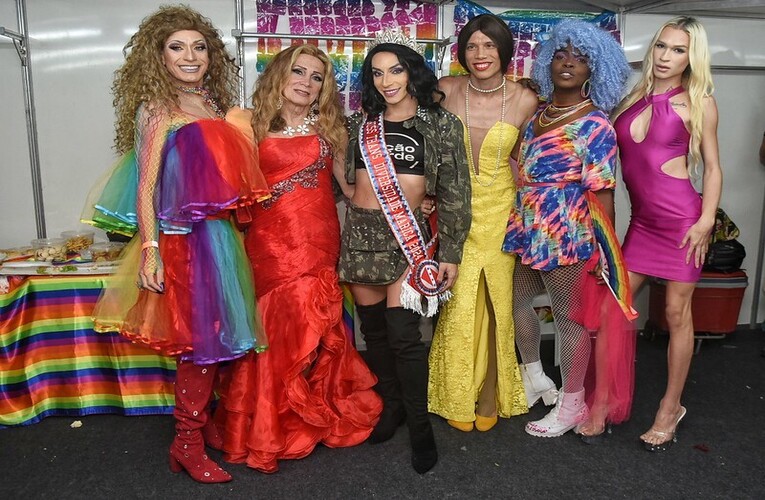 10ª Parada do Orgulho LGBTQIAPN+ de Maricá é marcada pela diversidade e luta contra o preconceito