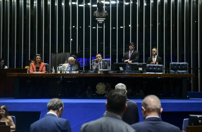 Senado aprova teto para salário mínimo e novas regras do BPC