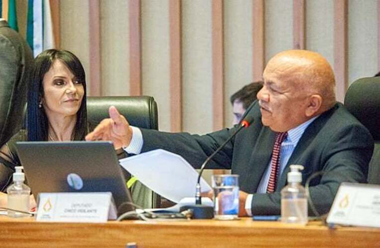 Em plano para manter Bolsonaro no poder, delegada organizou blitzes tentando impedir eleitores de Lula de votar, diz PGR