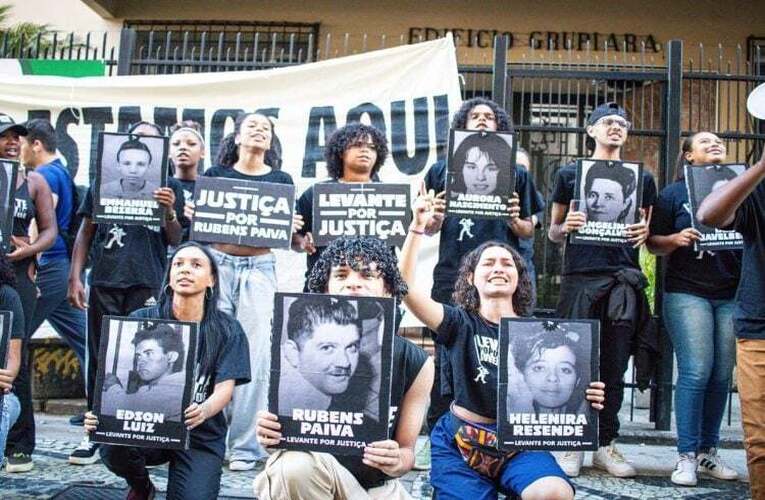 General acusado por morte de Rubens Paiva é alvo de escracho no RJ: ‘Ainda estamos aqui’