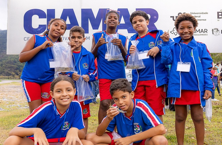 Maricá inclui camarão na merenda escolar com produção local