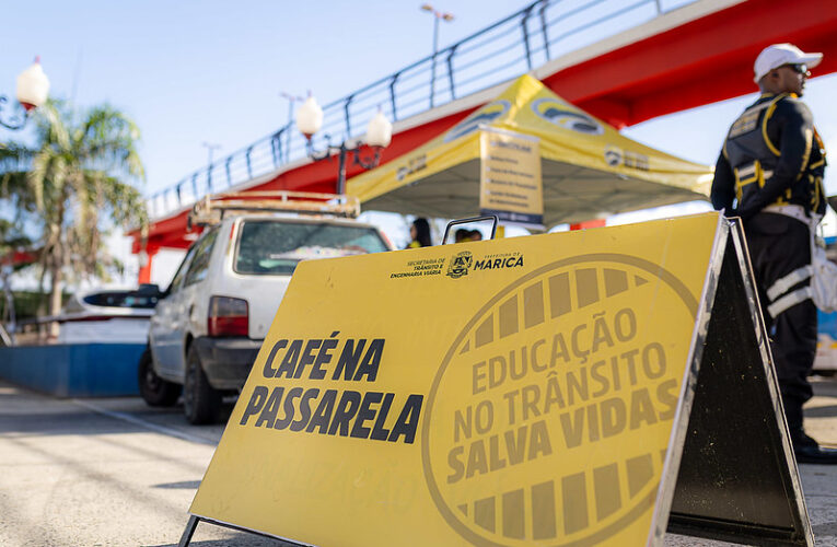 Prefeitura de Maricá promove ação educativa sobre uso correto da passarela