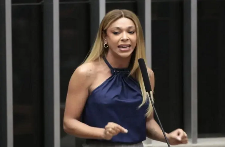 No Dia da Mulher, Érika Hilton propõe anistia para condenadas por aborto