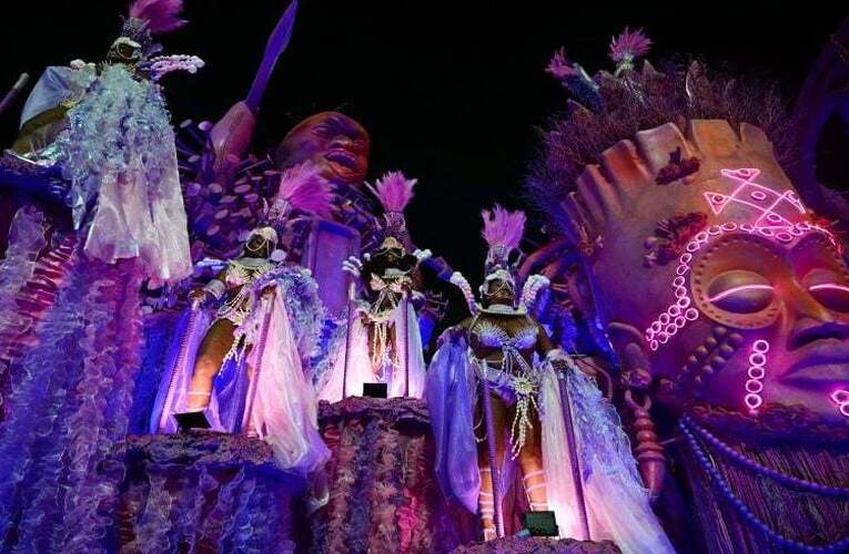 África se faz presente na Sapucaí no primeiro dia de desfile das escolas de samba do Grupo Especial do Rio