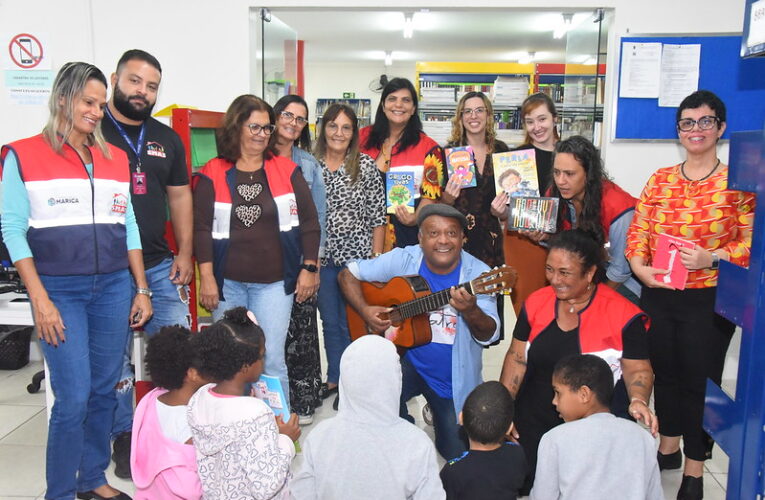 Maricá promove atividade literária na Biblioteca Municipal em homenagem ao Dia do Livro