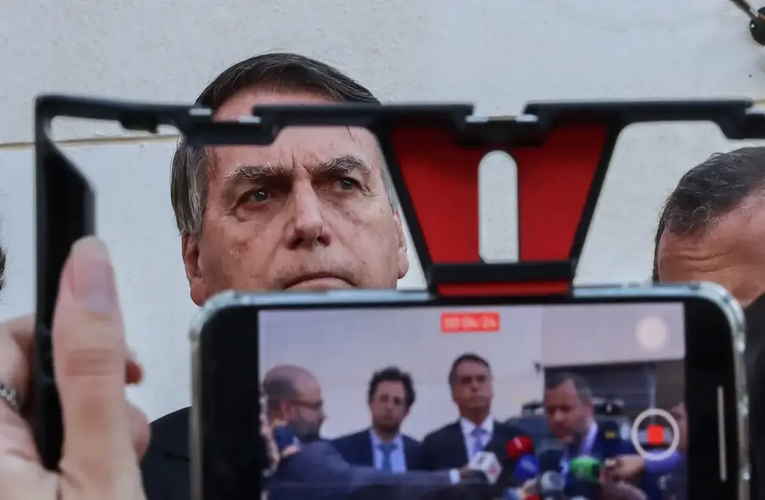 STF abre ação penal contra Bolsonaro e mais 7 réus por trama golpista