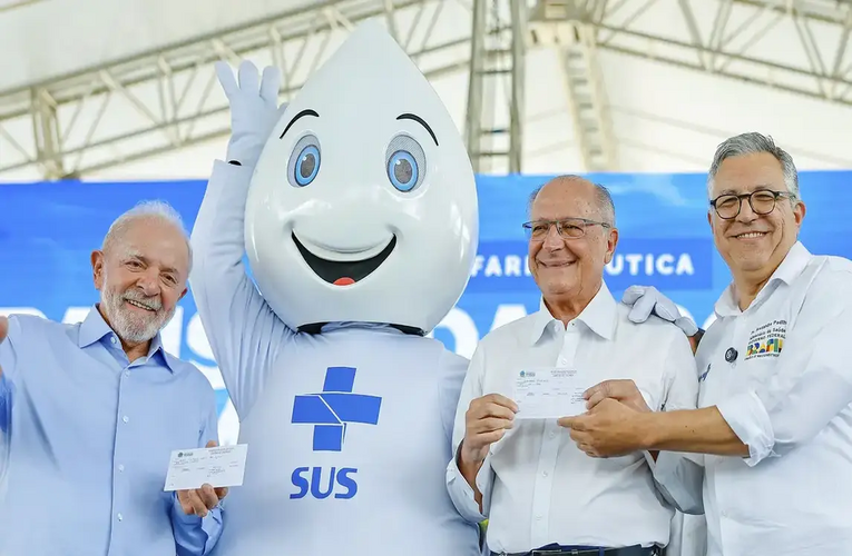 Em evento com Lula, farmacêutica anuncia investimento de R$ 6,4 bi