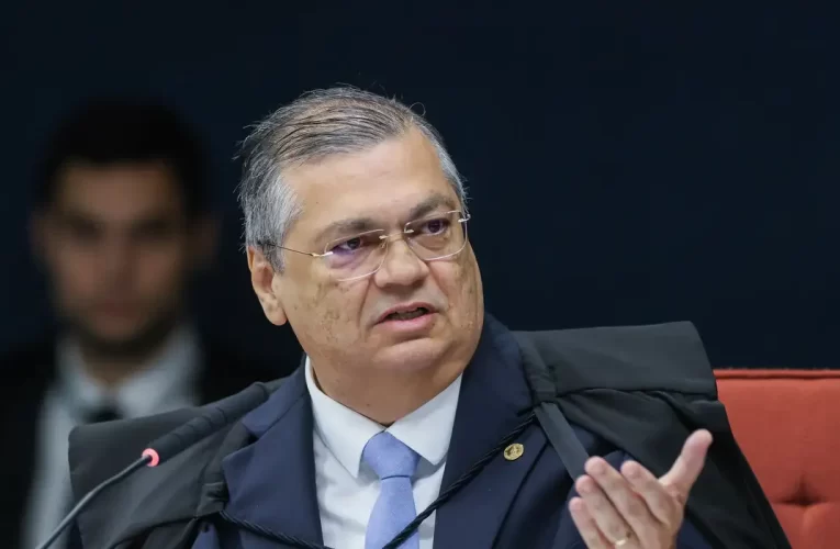 Flávio Dino rejeita imunidade de Sóstenes e cobra explicações sobre emendas parlamentares