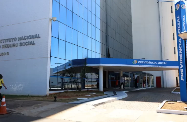 INSS começa a pagar segunda parcela da antecipação do 13º