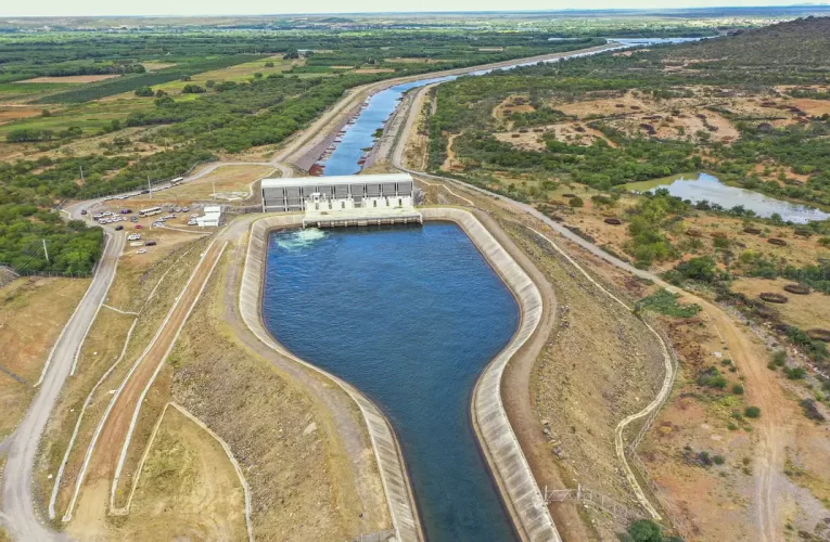 Comissão do governo visita obras da transposição do São Francisco