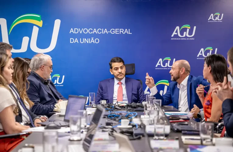 INSS elabora plano de ressarcimento para vítimas de descontos indevidos; AGU promete responsabilização