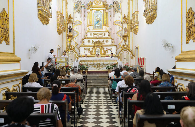 Missa solene encerra aniversário de 211 anos de Maricá com fé e união